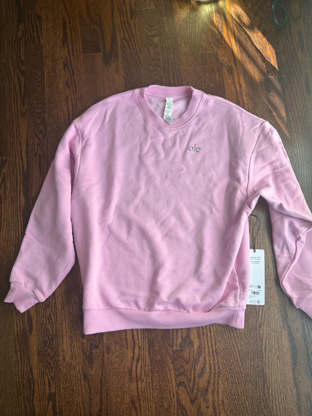*SET* NWT Alo Accolade Set in Candy Heart Pink ๐ - Picture 5 of 9